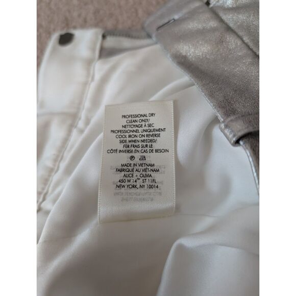 Alice + Olivia Faux Leather Pleated Cuff Silver Shorts size 2 - Picture 8 of 8